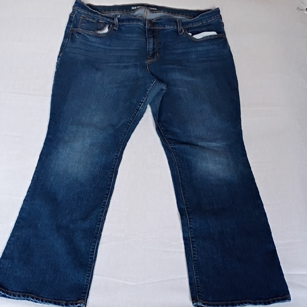 Old Navy women's Mid-Rise Blue Jeans Bootcut Size 16 - Picture 3 of 12